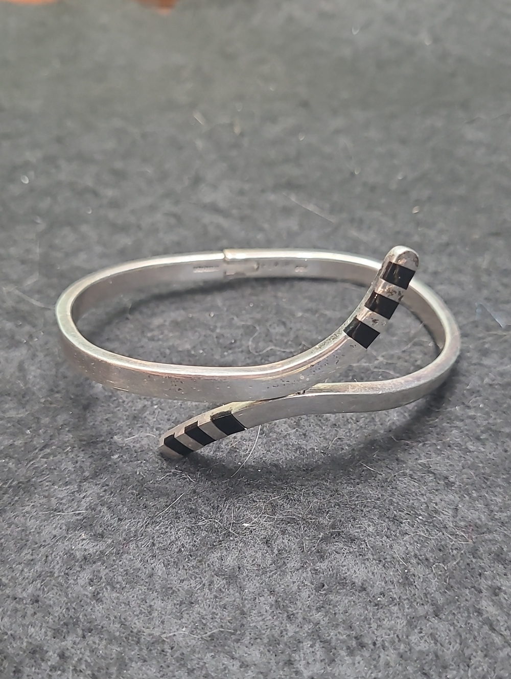 Taxco Sterling Silver Hinged Bangle Bracelet with Oynx Inlay